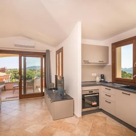 Apartamento Trilocale - Via Conchiglia 2 *